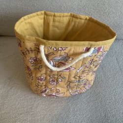 Grande panière en tissu jaune