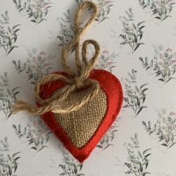 Coeur en feutrine à accrocher