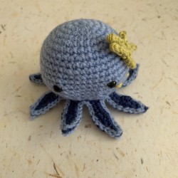 Petite pieuvre en amigurumi